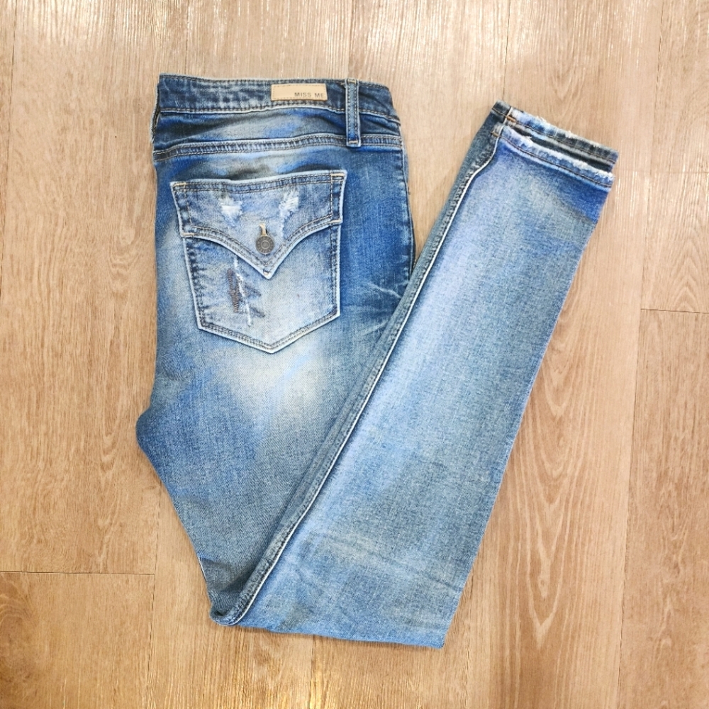 Miss Me Skinny Jeans - Size 32